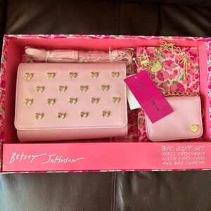 Betsey Johnson 3 Pc gift set Sybil Collection Bow